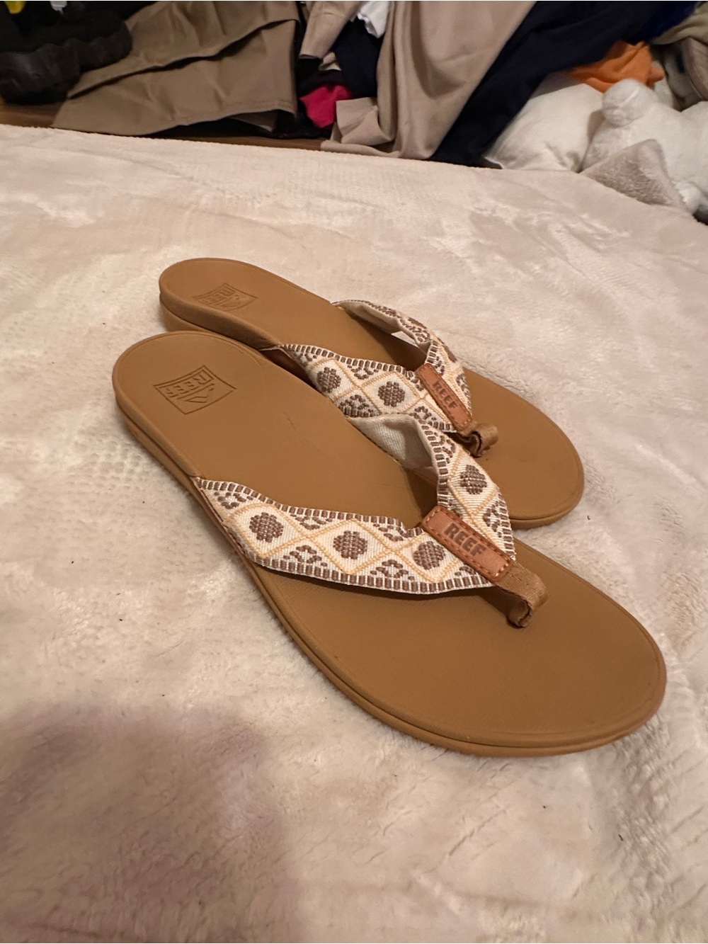 Reef Tan and Cream Patterned Strap Women's Sandals Like new